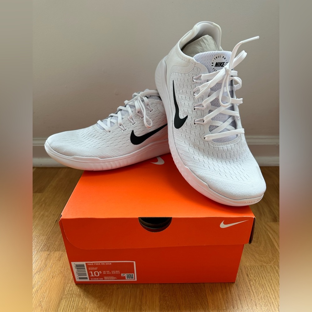 Men’s white Nike Shoes NWT